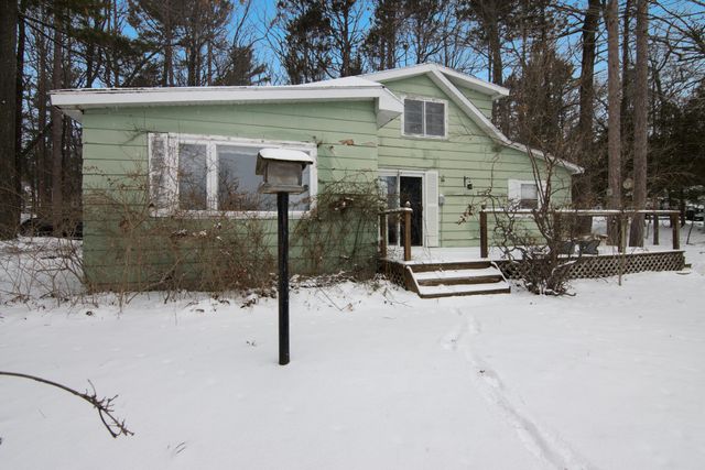 63 E Piney Road, Manistee, MI 49660