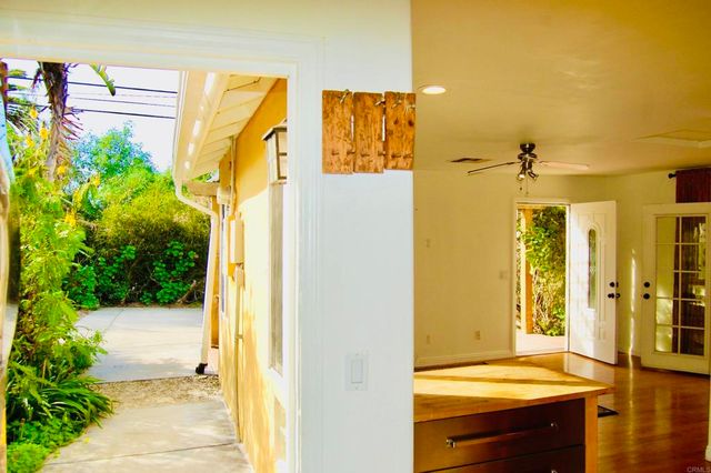 736 Mar Vista Drive, Vista, CA 92081