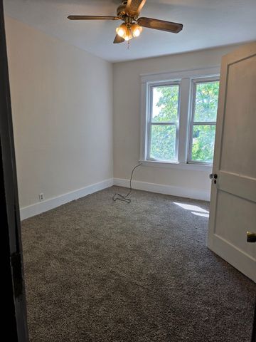 14 Douglas Ct 3rd FL, Worcester, MA 01603