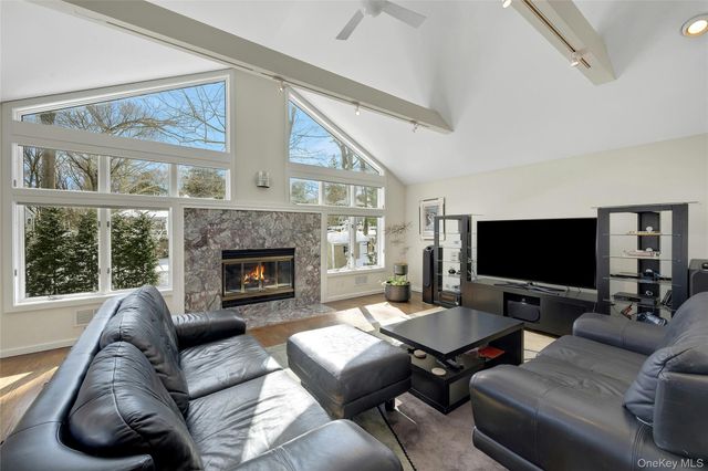 32 Penny Lane, Scarsdale, NY 10583