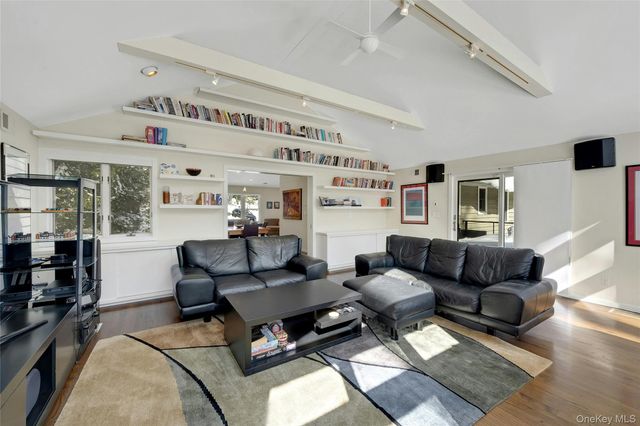 32 Penny Lane, Scarsdale, NY 10583