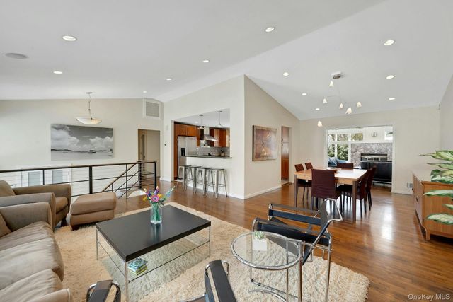 32 Penny Lane, Scarsdale, NY 10583