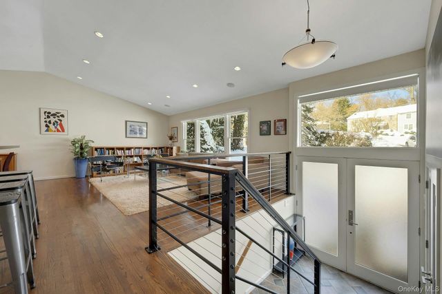 32 Penny Lane, Scarsdale, NY 10583