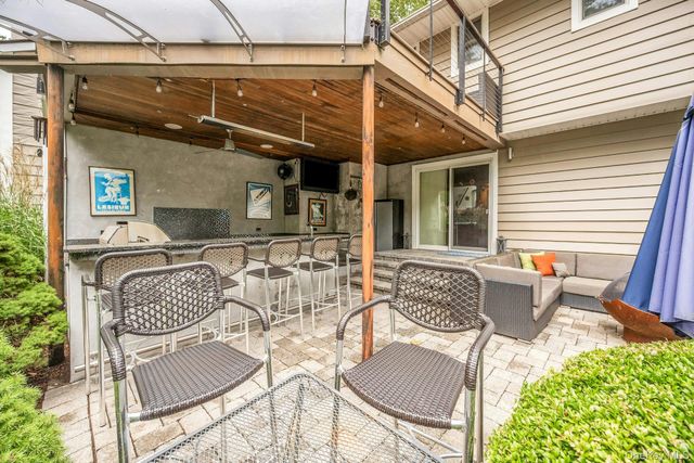 32 Penny Lane, Scarsdale, NY 10583