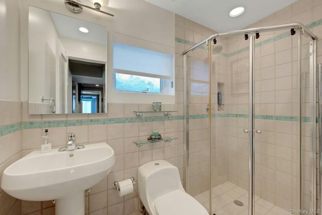 32 Penny Lane, Scarsdale, NY 10583