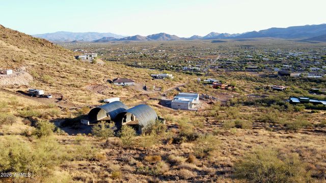 44000 N 10th Street -, New River, AZ 85087