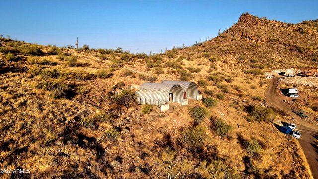 44000 N 10th Street -, New River, AZ 85087