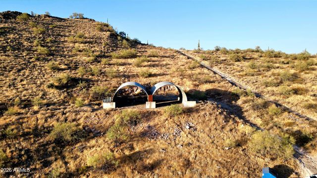 44000 N 10th Street -, New River, AZ 85087