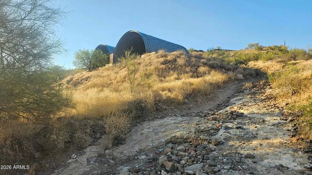 44000 N 10th Street -, New River, AZ 85087