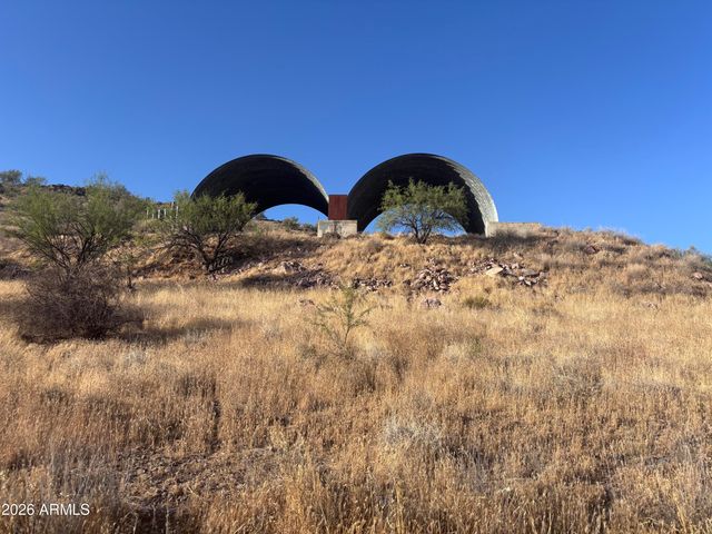 44000 N 10th Street -, New River, AZ 85087