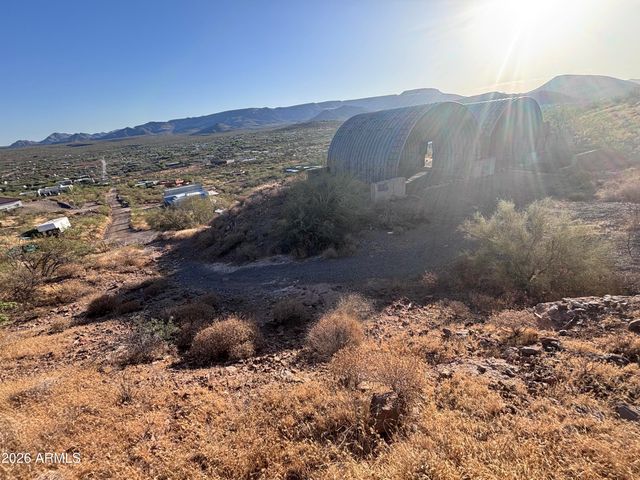 44000 N 10th Street -, New River, AZ 85087