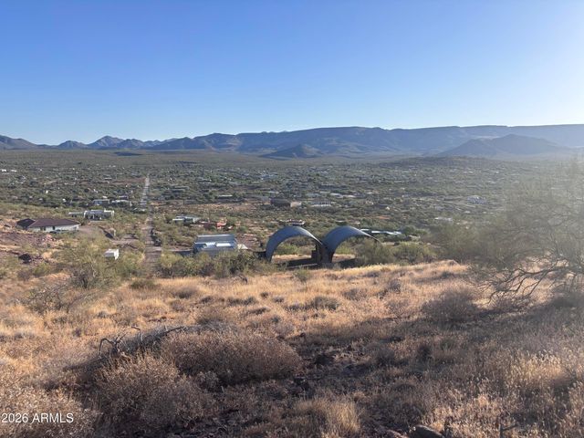 44000 N 10th Street -, New River, AZ 85087