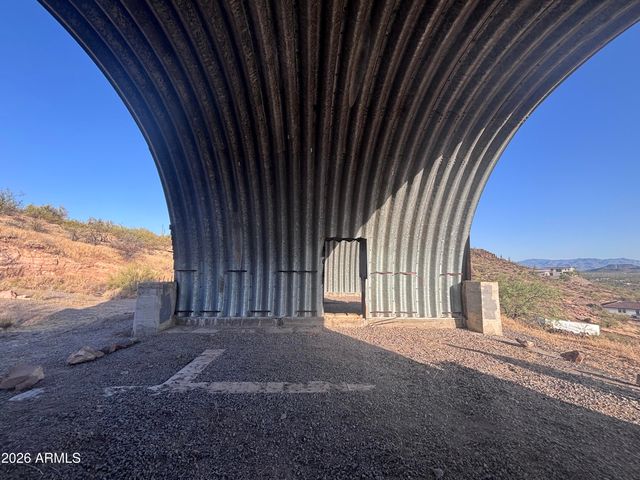 44000 N 10th Street -, New River, AZ 85087