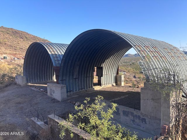 44000 N 10th Street -, New River, AZ 85087