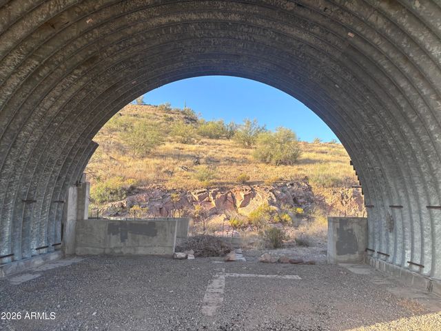 44000 N 10th Street -, New River, AZ 85087
