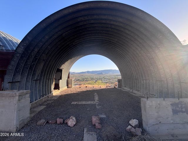 44000 N 10th Street -, New River, AZ 85087