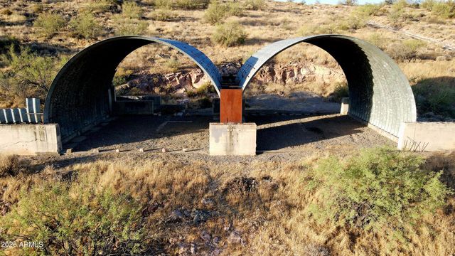 44000 N 10th Street -, New River, AZ 85087