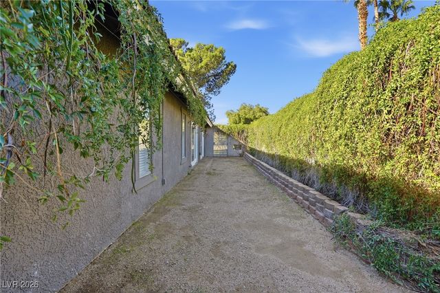 2650 Belcastro Street, Las Vegas, NV 89117