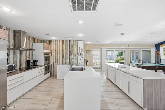 2650 Belcastro Street, Las Vegas, NV 89117