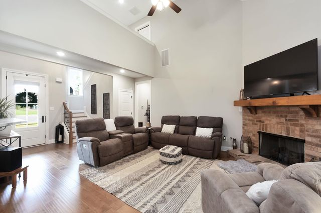 433 S CHINKAPIN DR, Atoka, TN 38004