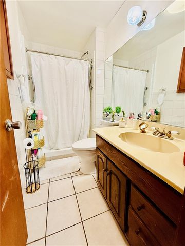 2416 WISHING WELL CIRCLE, Tampa, FL 33619