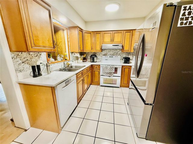 2416 WISHING WELL CIRCLE, Tampa, FL 33619