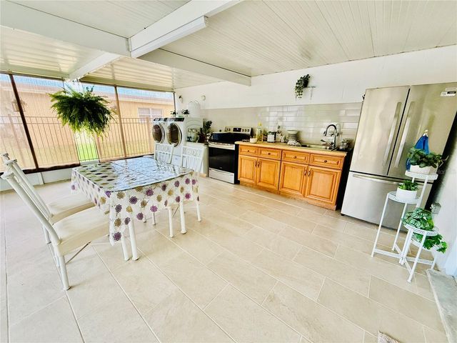 2416 WISHING WELL CIRCLE, Tampa, FL 33619