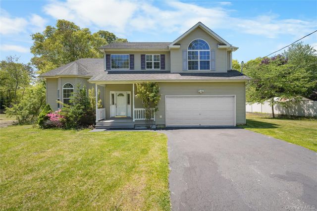 49 Kingsland Avenue, Shirley, NY 11967
