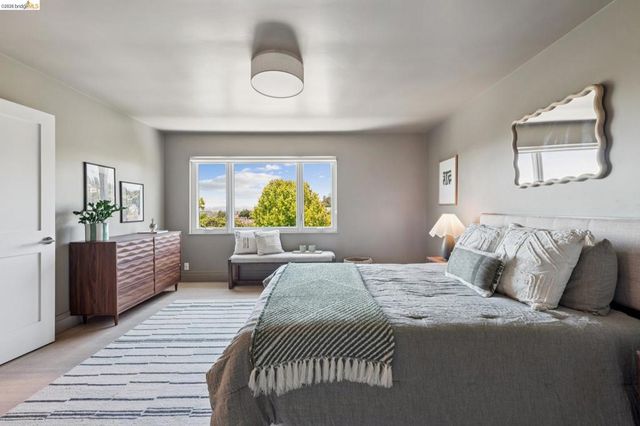 515 Vincente Ave, Berkeley, CA 94707
