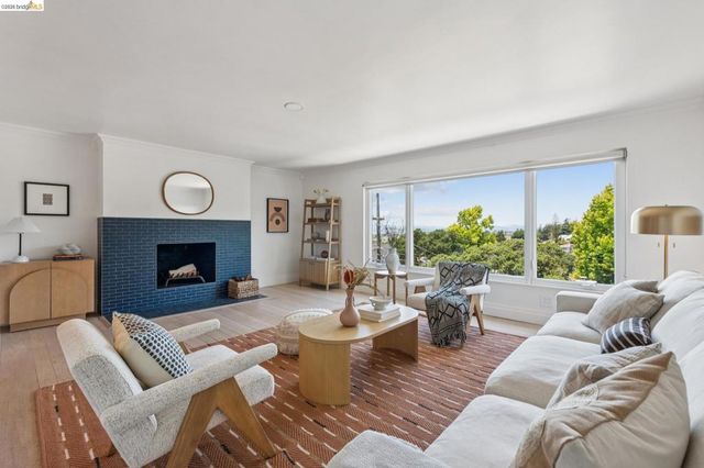 515 Vincente Ave, Berkeley, CA 94707