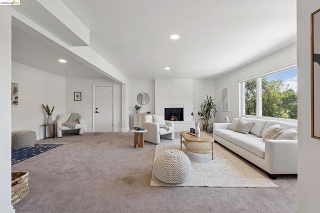 515 Vincente Ave, Berkeley, CA 94707