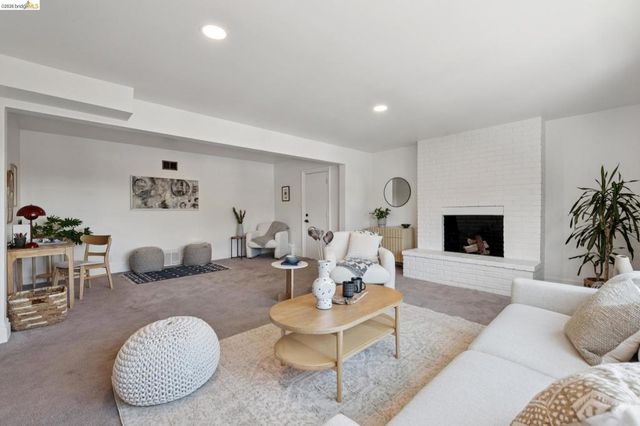 515 Vincente Ave, Berkeley, CA 94707