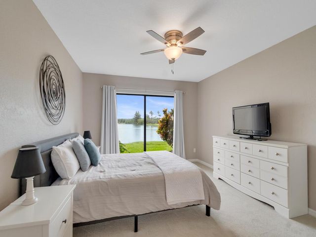 3206 S Lakeview Circle 1105, Fort Pierce, FL 34949