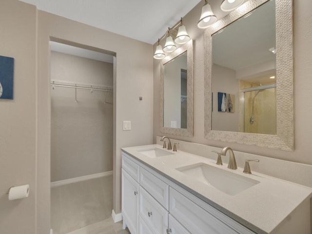 3206 S Lakeview Circle 1105, Fort Pierce, FL 34949