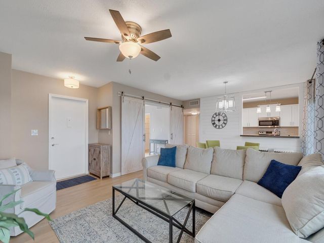 3206 S Lakeview Circle 1105, Fort Pierce, FL 34949