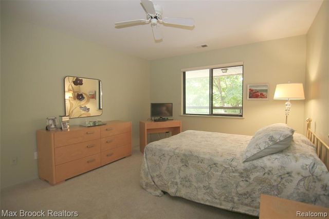30594 Orchard Lake Road 50, Farmington Hills, MI 48334