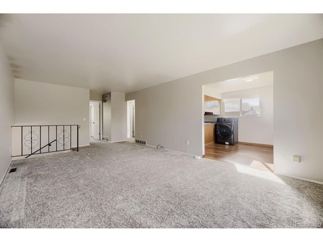 7056 W Rowland Ave, Littleton, CO 80128