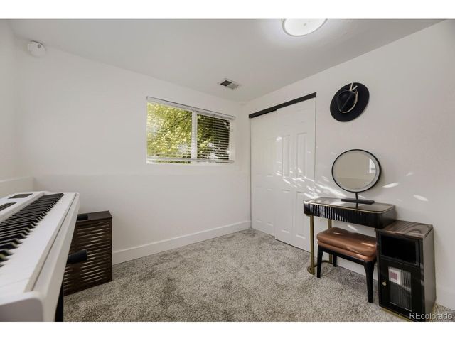 7056 W Rowland Ave, Littleton, CO 80128