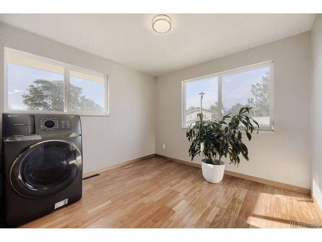 7056 W Rowland Ave, Littleton, CO 80128