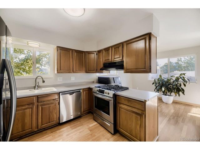 7056 W Rowland Ave, Littleton, CO 80128