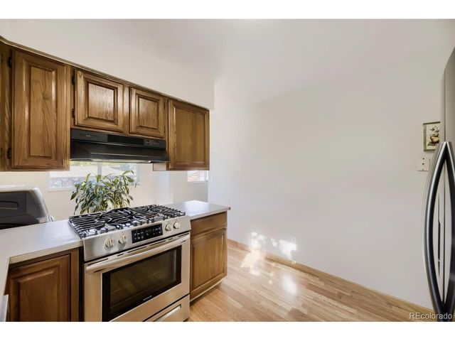 7056 W Rowland Ave, Littleton, CO 80128