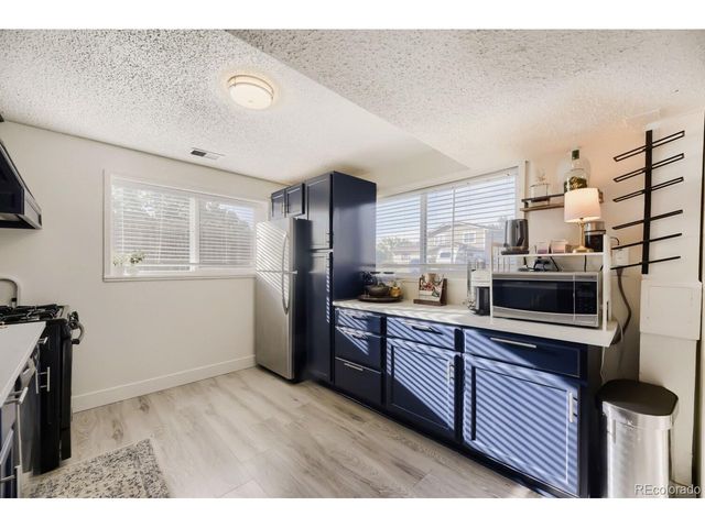 7056 W Rowland Ave, Littleton, CO 80128