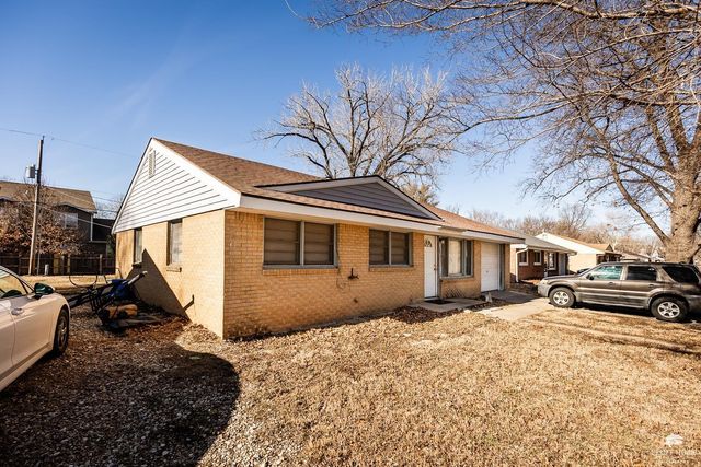 1415 Hartford Road, Manhattan, KS 66502