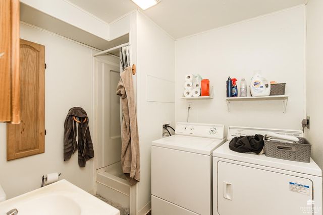 1415 Hartford Road, Manhattan, KS 66502