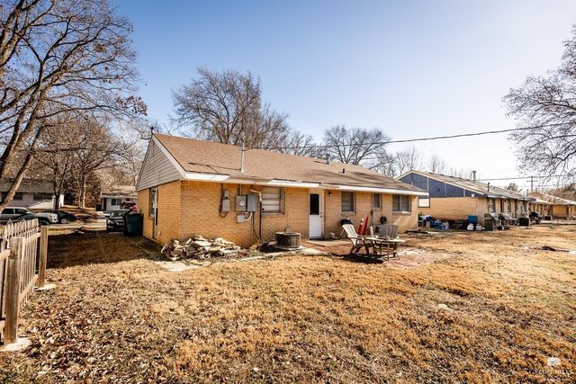 1415 Hartford Road, Manhattan, KS 66502
