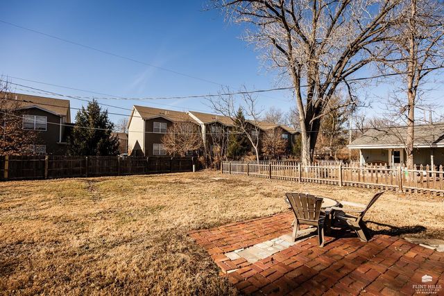 1415 Hartford Road, Manhattan, KS 66502