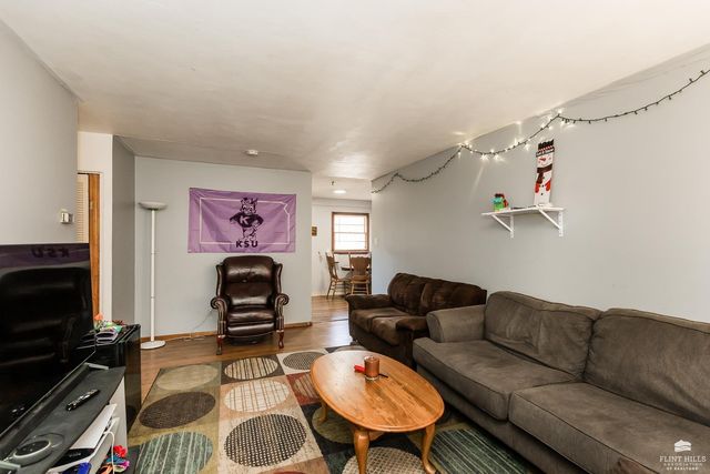 1415 Hartford Road, Manhattan, KS 66502