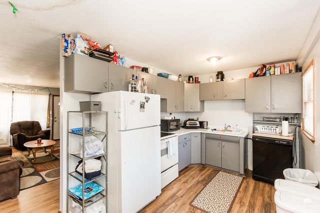 1415 Hartford Road, Manhattan, KS 66502