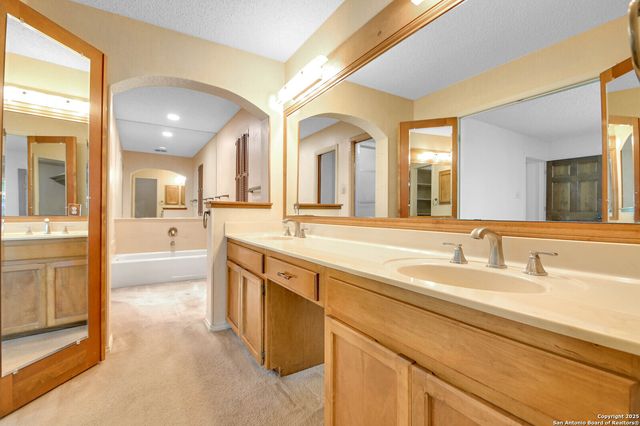 16923 Hidden Timber Wood, San Antonio, TX 78248