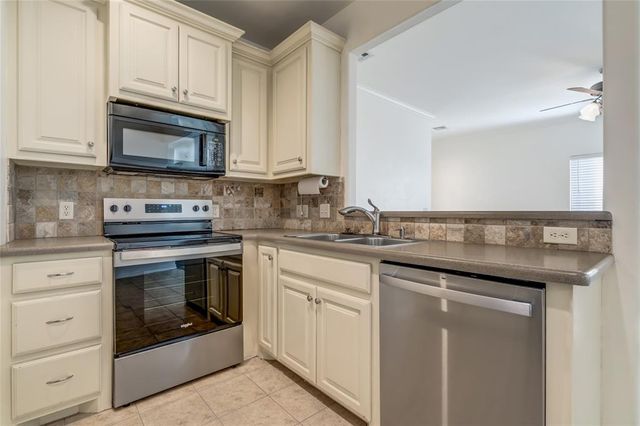 13818 Oxford Drive, Edmond, OK 73013